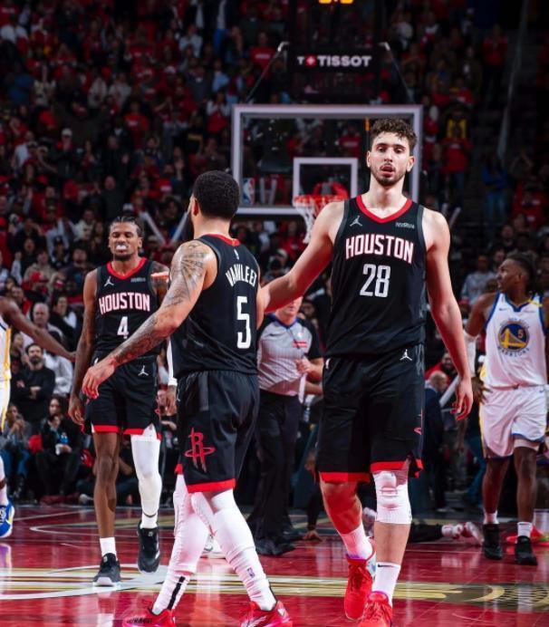 任何位置都, A记者凯文