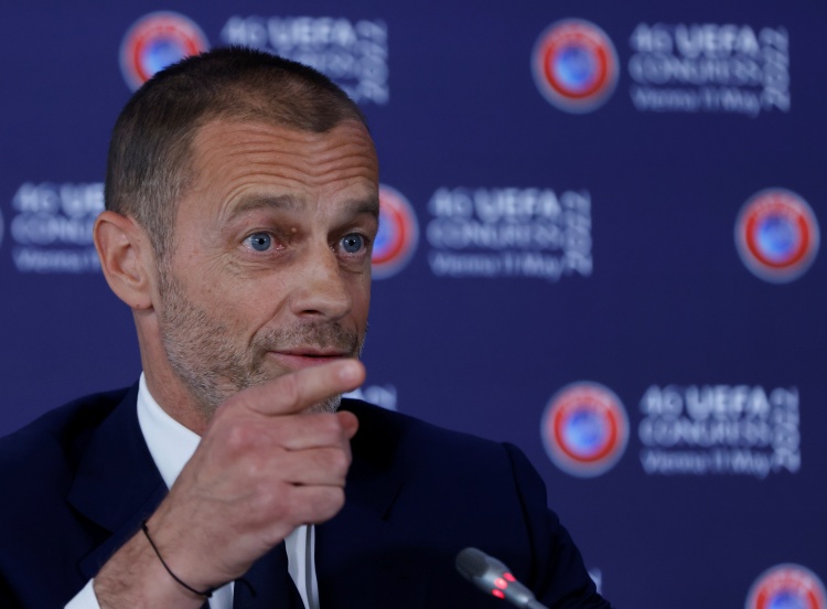 牙足球在全 牙足球在全